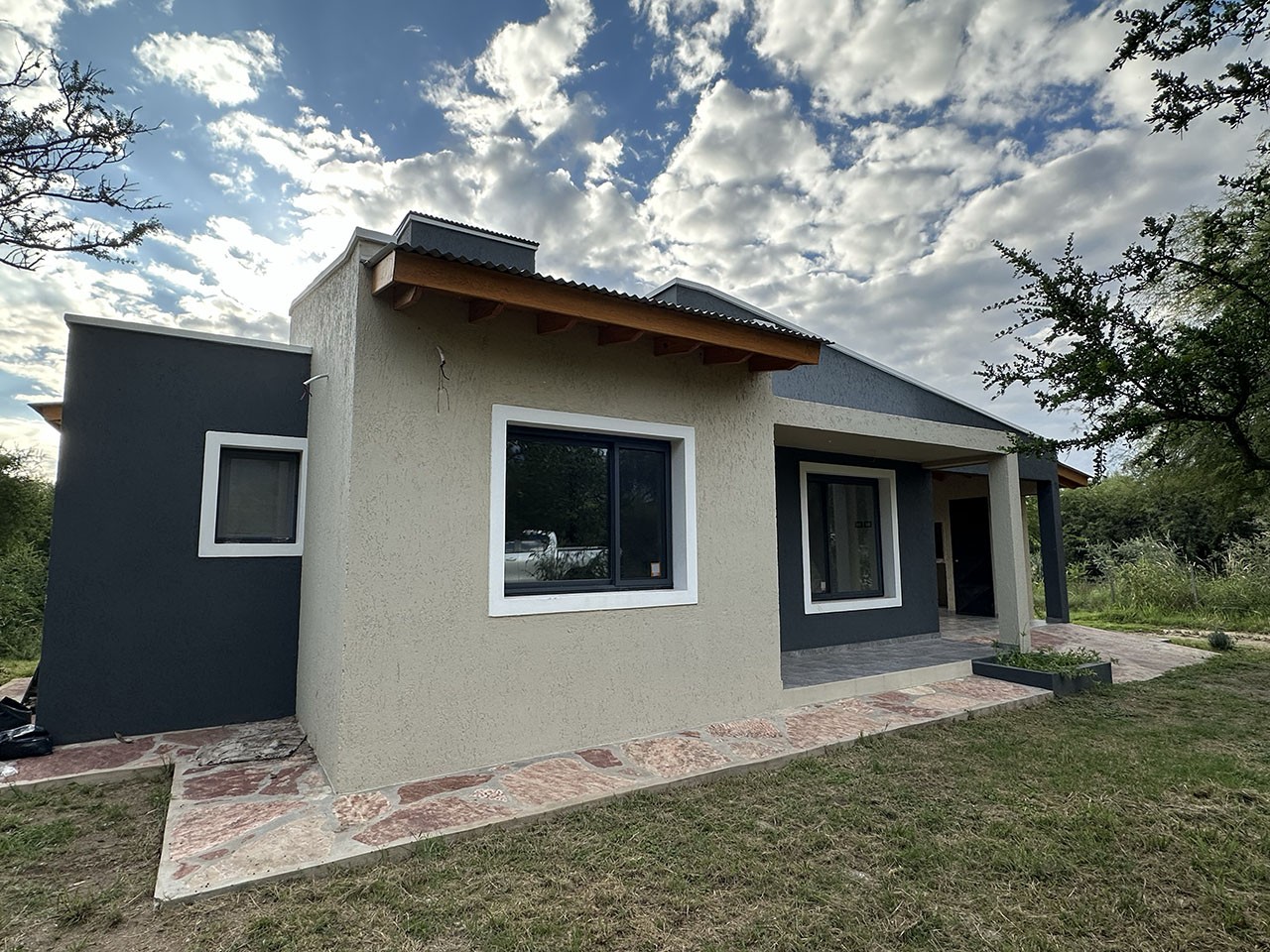 CASA EN MERLO A ESTRENAR